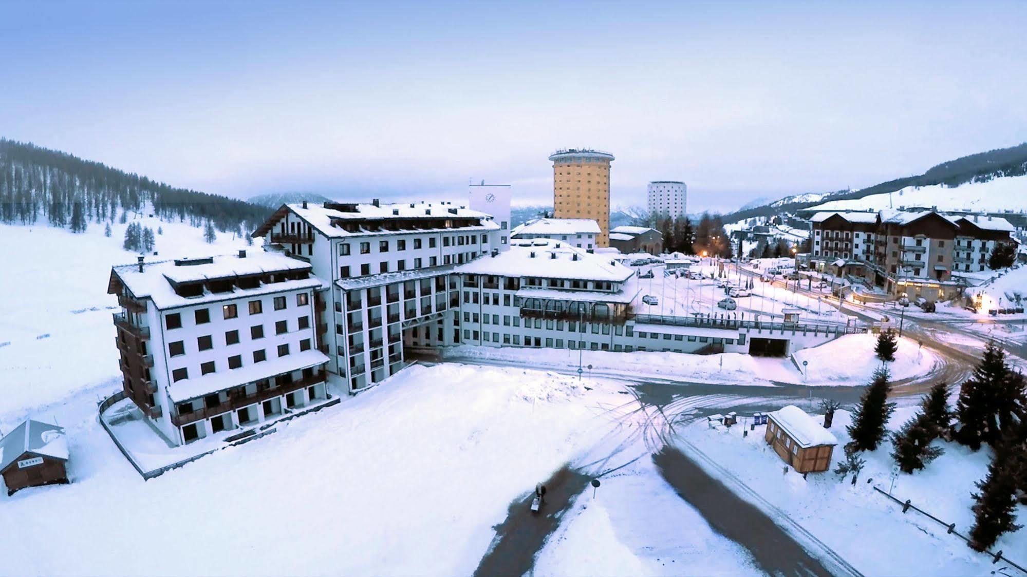 Grand Hotel Duchi D'Aosta Colle Colle Sestriere Exterior foto