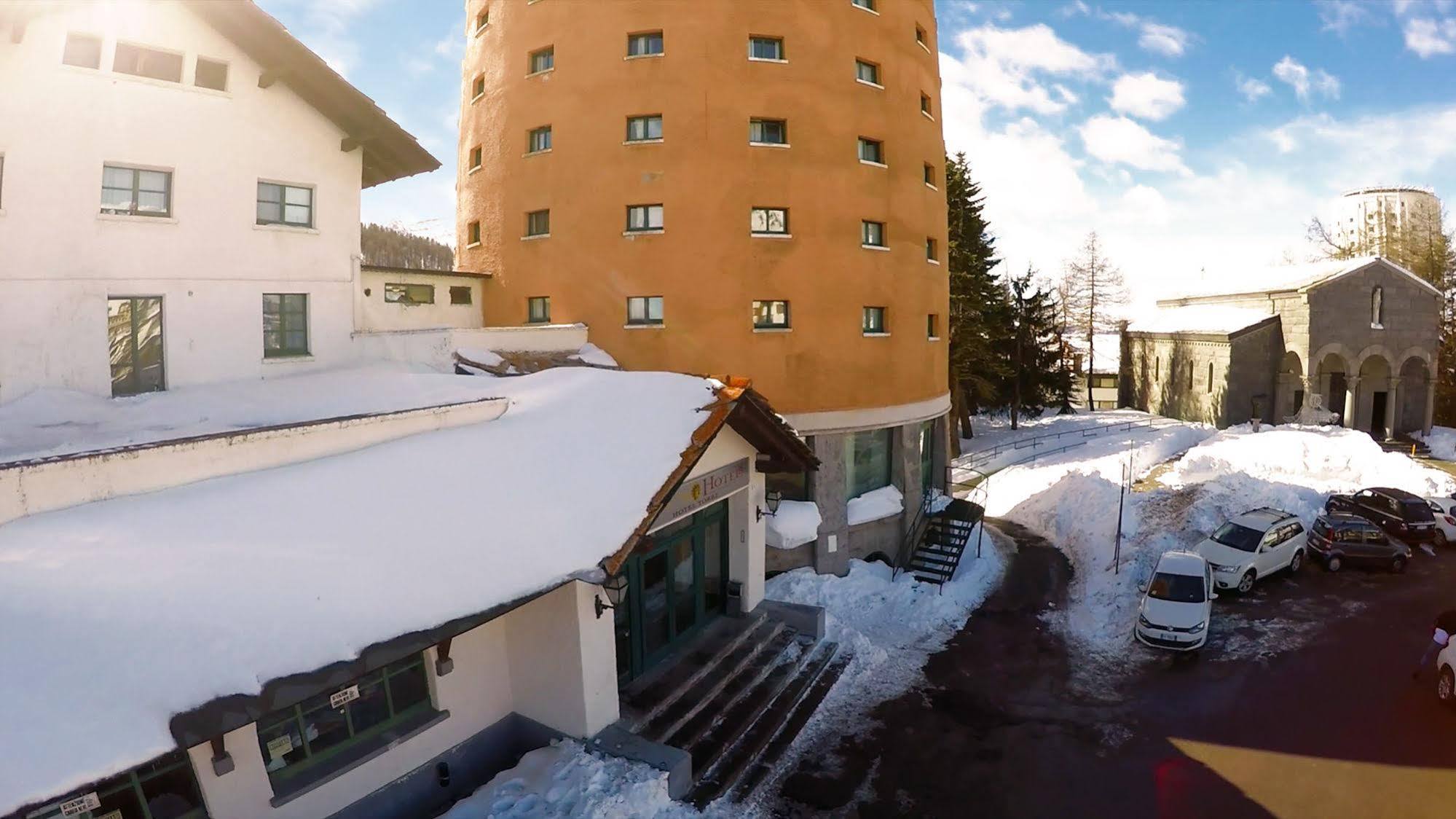 Grand Hotel Duchi D'Aosta Colle Colle Sestriere Exterior foto