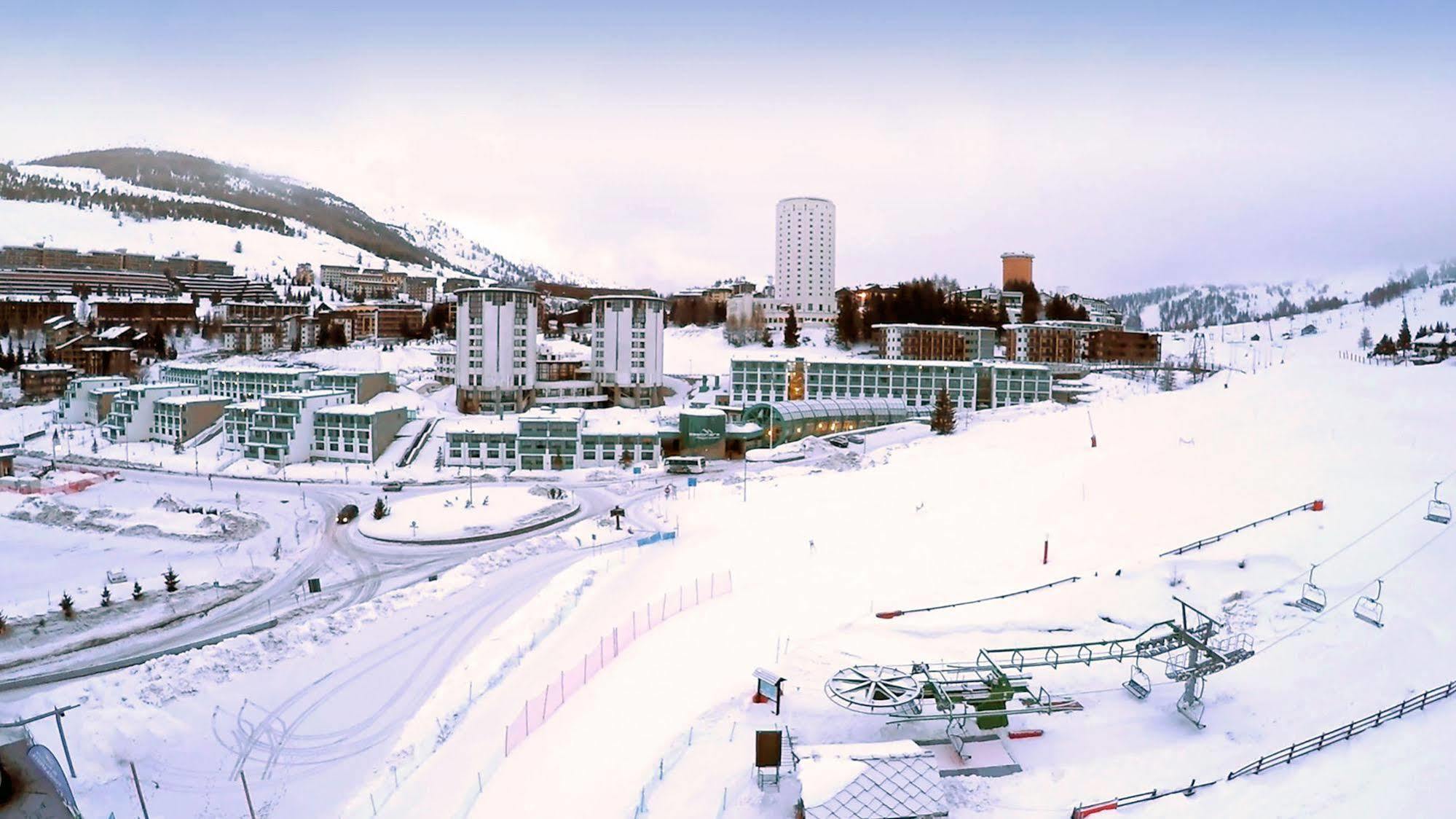Grand Hotel Duchi D'Aosta Colle Colle Sestriere Exterior foto
