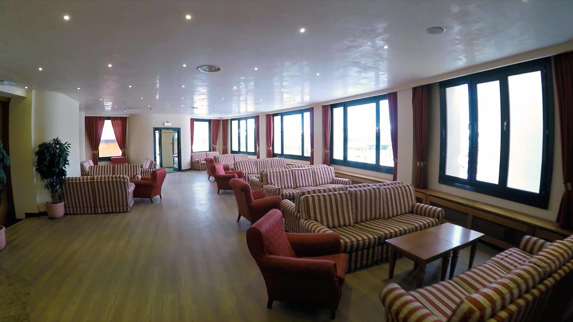 Grand Hotel Duchi D'Aosta Colle Colle Sestriere Exterior foto