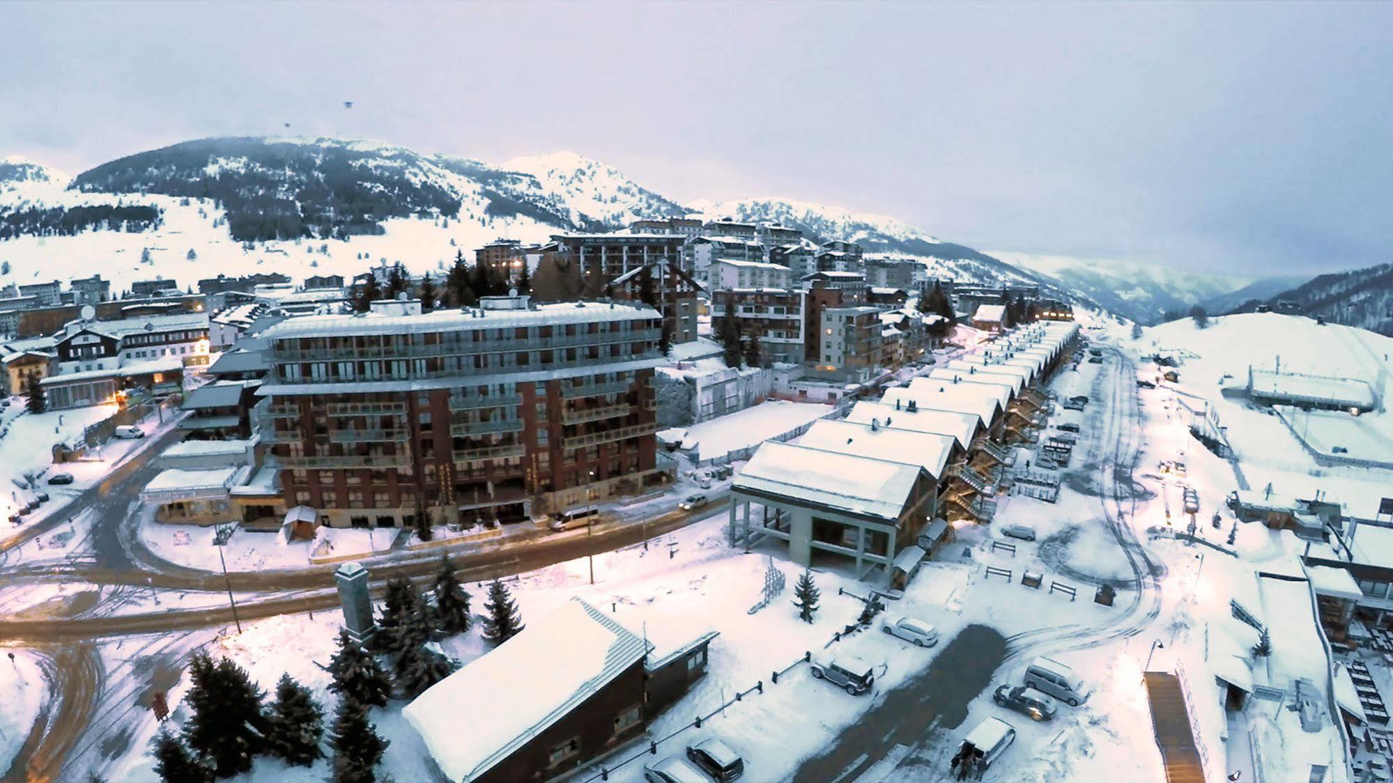 Grand Hotel Duchi D'Aosta Colle Colle Sestriere Exterior foto