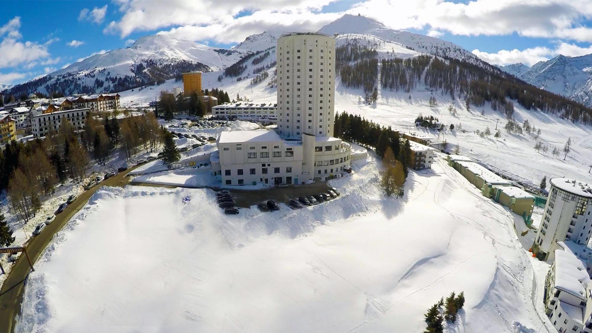 Grand Hotel Duchi D'Aosta Colle Colle Sestriere Exterior foto